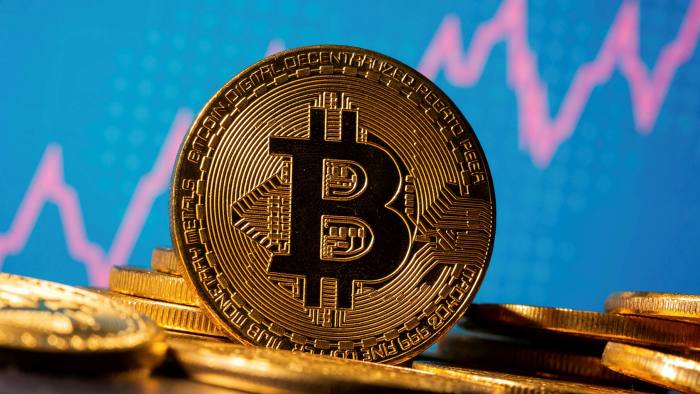 البيتكوين تقفز لمستوى قياسي جديد وتقترب من مستوى 20 ألف دولار