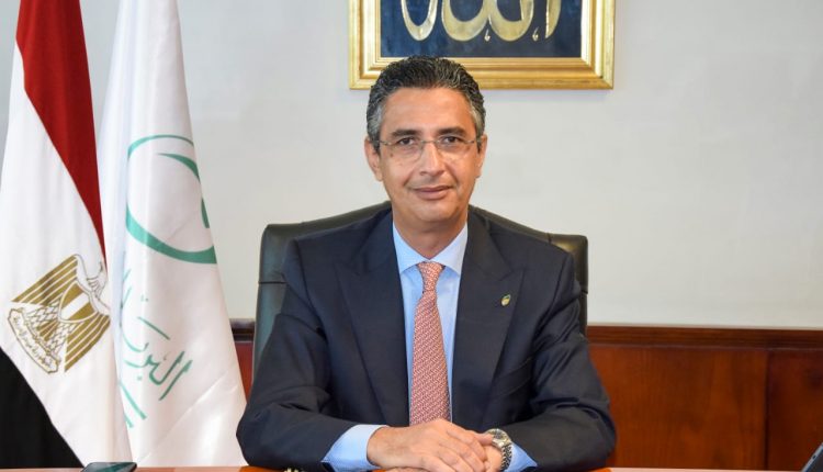 الدكتور شريف فاروق رئيس هيئة البريد