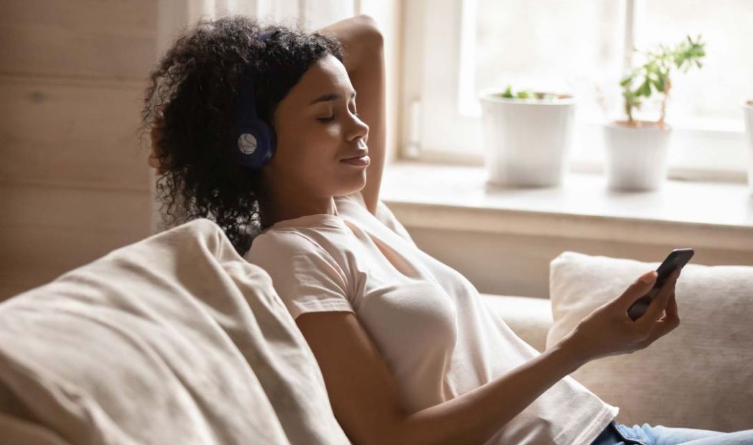 أفضل 5 تطبيقات ذكية للاسترخاء والنوم المريح