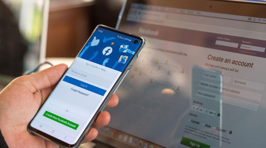 «فيسبوك» تسعى لتقديم خدمة بث صوتي على غرار «كلوب هاوس»