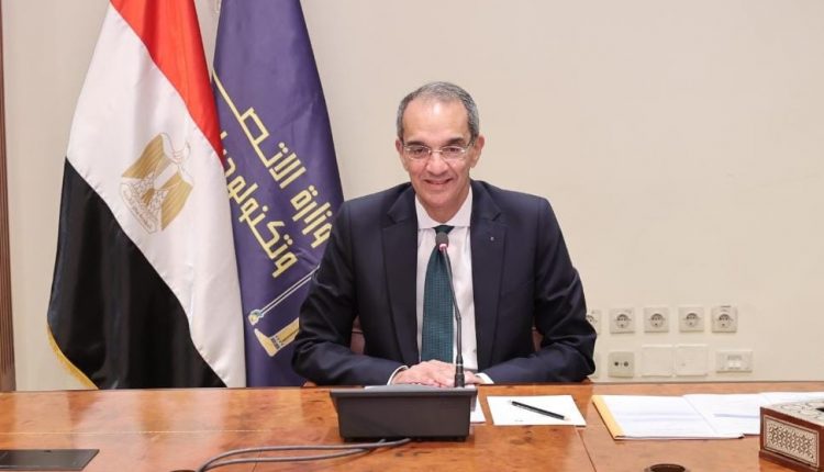 الدكتور عمرو طلعت وزير الاتصالات