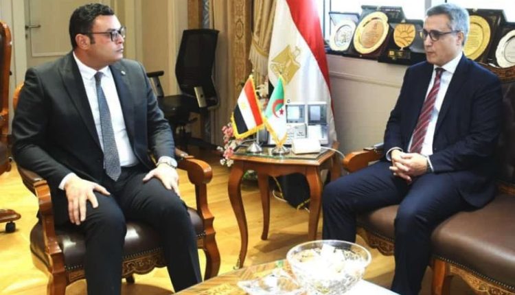 لقاء وزير الإسكان المصري وسفير الجزائر