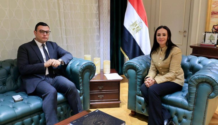 الدكتورة مايا مرسي وزيرة التضامن الاجتماعي والمهندس شريف الشربيني وزير الإسكان